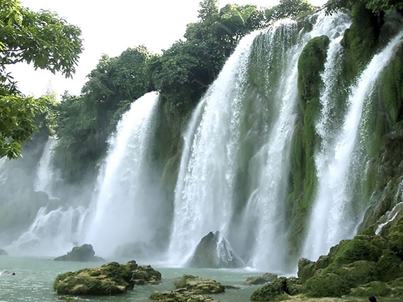 Thác Bảy Nhánh is a masterpiece of nature, where the majestic Sêrêpốk River encounters a large rocky...