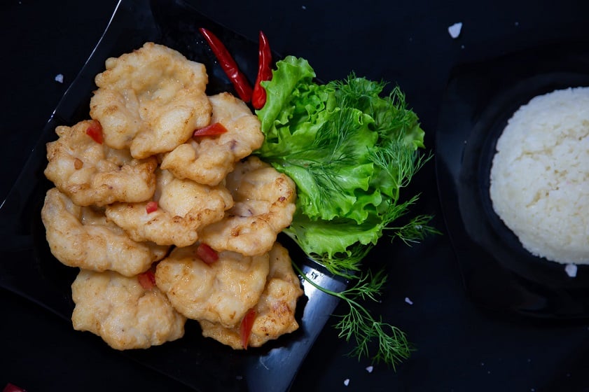 Hạ Long boasts numerous long-standing squid cake brands that meticulously preserve the traditional h...