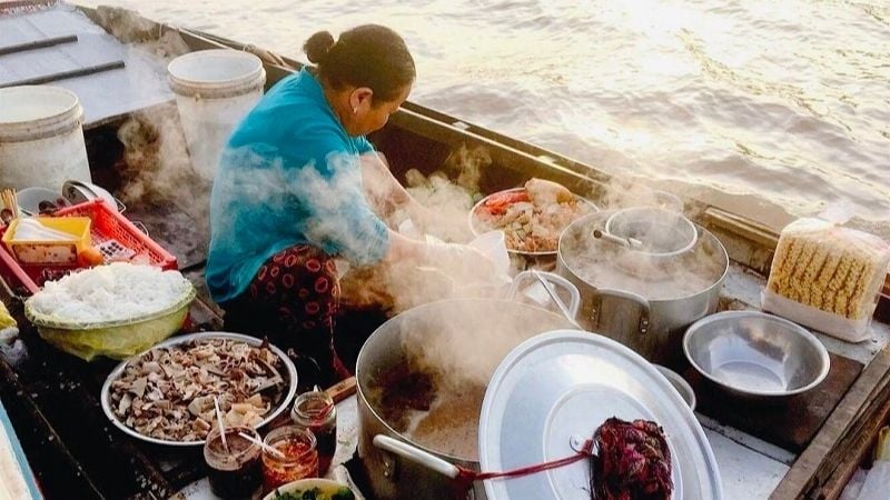 Visiting Cai Rang Floating Market without indulging in its riverine cuisine would be a major oversig...