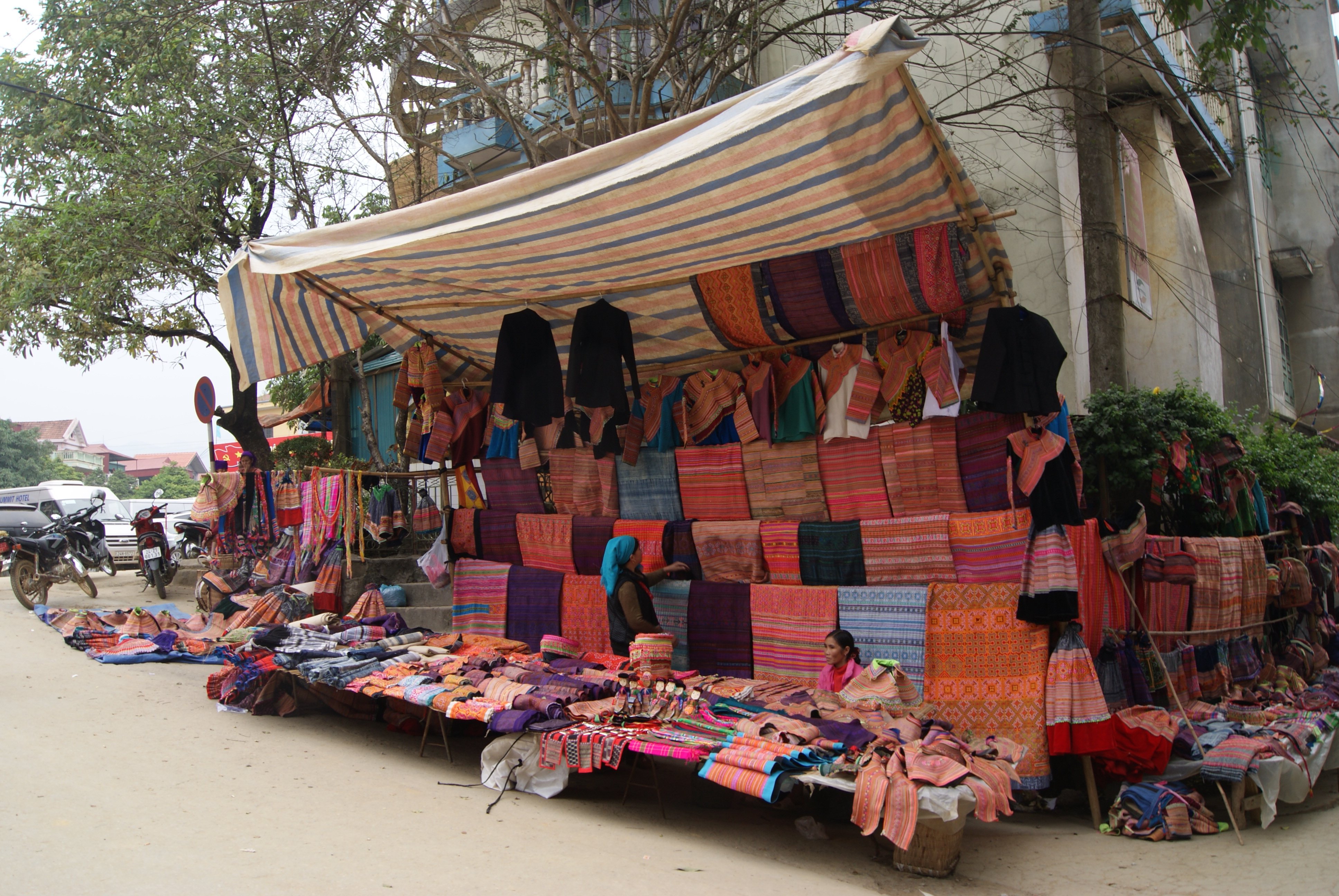 One of the most captivating areas is the brocade market, where you can marvel at exquisite handcraft...