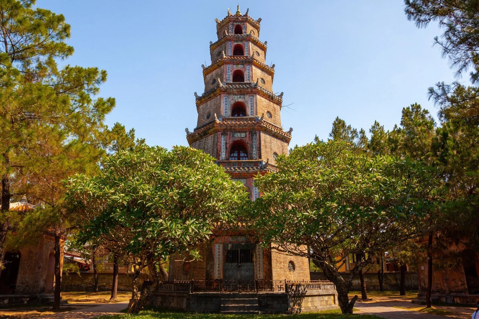 When speaking of Thien Mu Pagoda, one cannot overlook Phuoc Duyen Tower – an iconic structure that e...