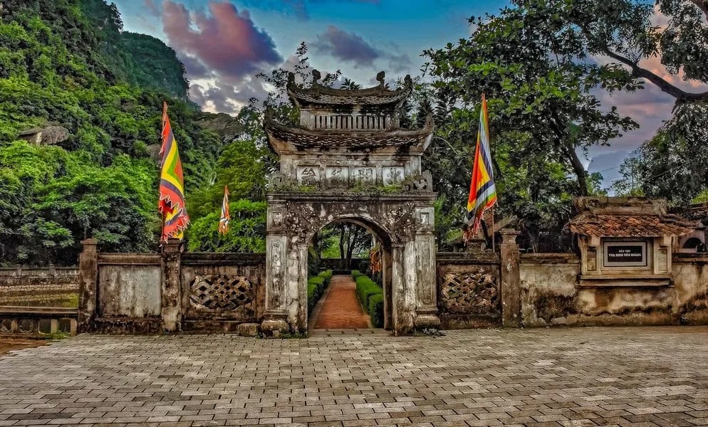 Despite enduring countless historical ups and downs, the architectural relics at Hoa Lu Ancient Capi...