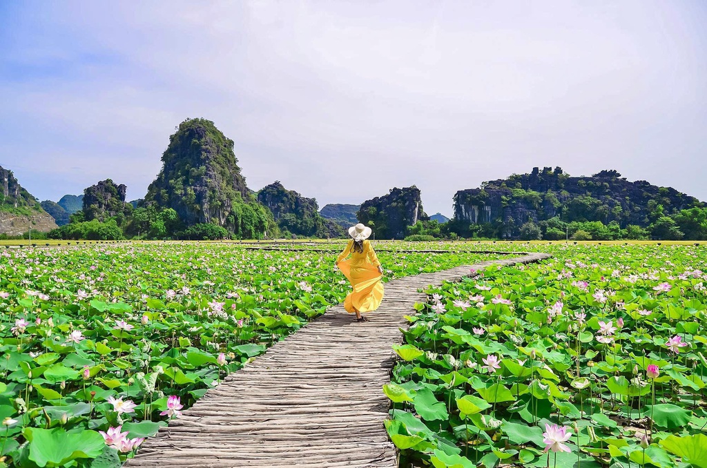 Strolling through the grounds of Hoa Lu Ancient Capital, visitors can discover peaceful, serene corn...