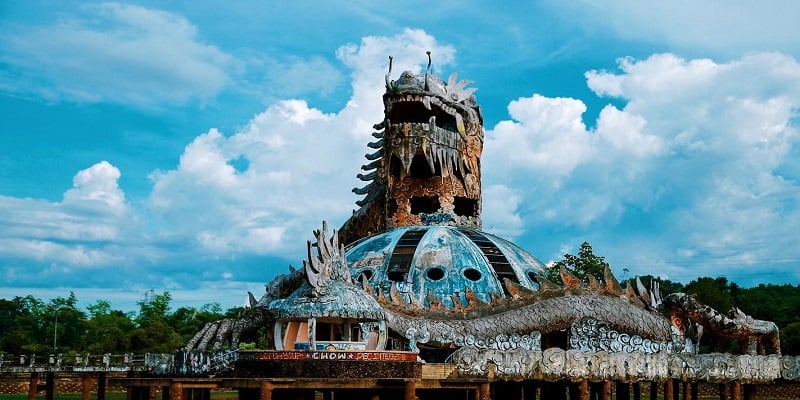 Hồ Thủy Tiên, an abandoned water park from two decades ago, has now become a unique check-in destina...