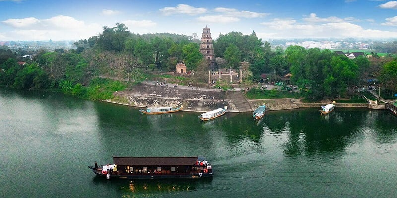 "The wind sways bamboo branches gently, Thiên Mụ's bell chimes, Thọ Xương's rooster crows" – this fo...