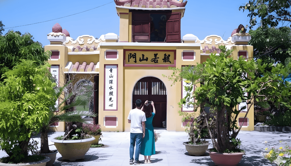 Hai Tang Pagoda, a sacred ancient temple nestled at the foot of Hon Lao's western mountain, is a sig...