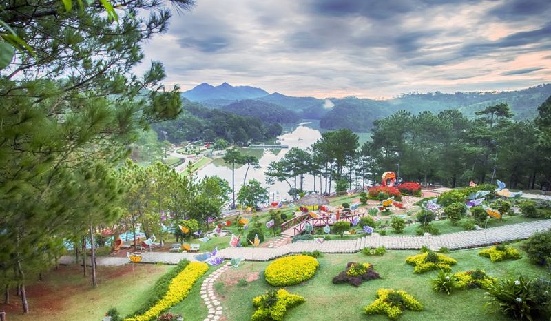 The Valley of Love, true to its name, is a symbol of romance and affection in Da Lat. With its poeti...