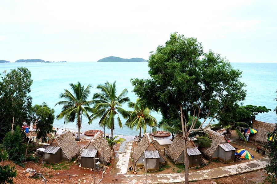 Located on the west side of Hon Lon, Bai Ngu is another gem of Nam Du, linked to an interesting hist...