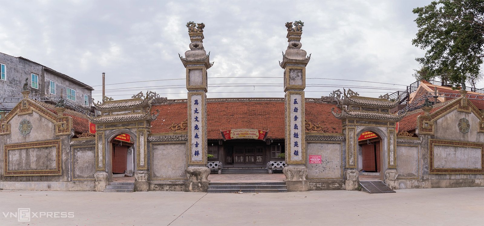 Unearthing Bat Trang's Cultural Treasures: Temples and Timeless Homes.
The Bat Trang Communal House ...