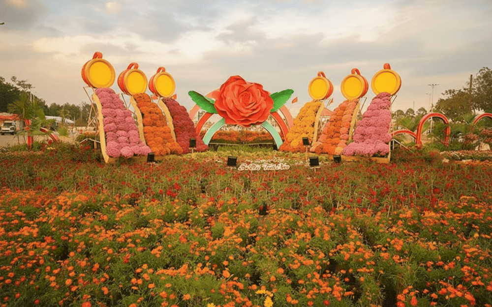 With its splendid and rich beauty, Sa Dec Flower Village is a paradise for photography enthusiasts. ...