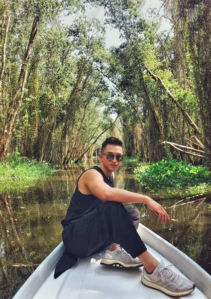 One of the unmissable experiences at Tan Lap Floating Village is a journey through the cajuput fores...