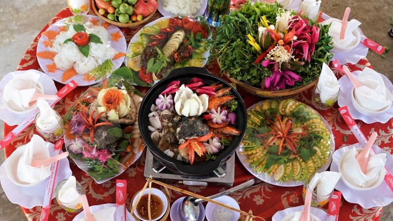 To experience authentic Lẩu Mắm U Minh in Cà Mau, head to renowned spots such as Đồng Quê Hotpot Res...