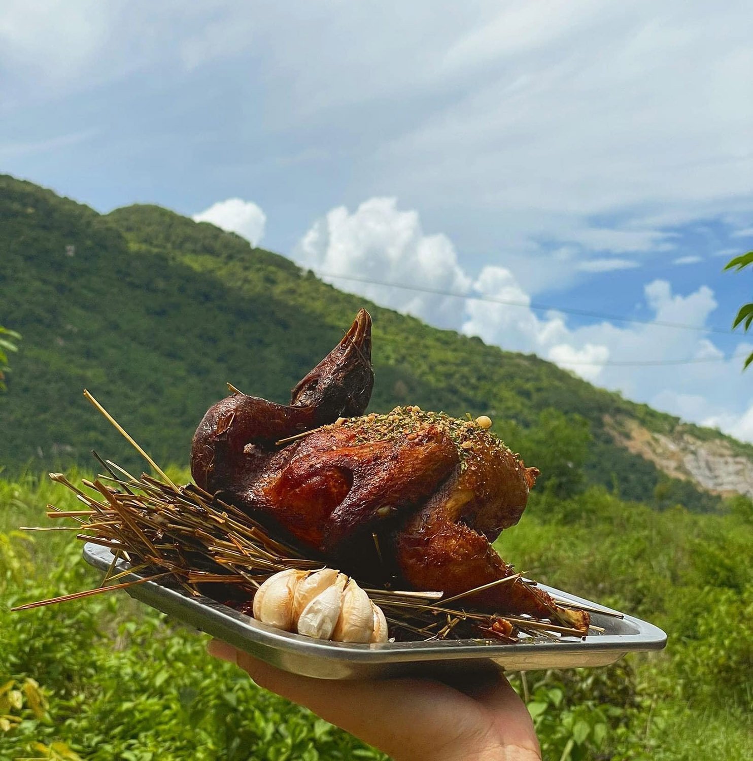 The ultimate experience unfolds right beside Ô Thum Lake: enjoy the piping-hot, aromatic chicken whi...