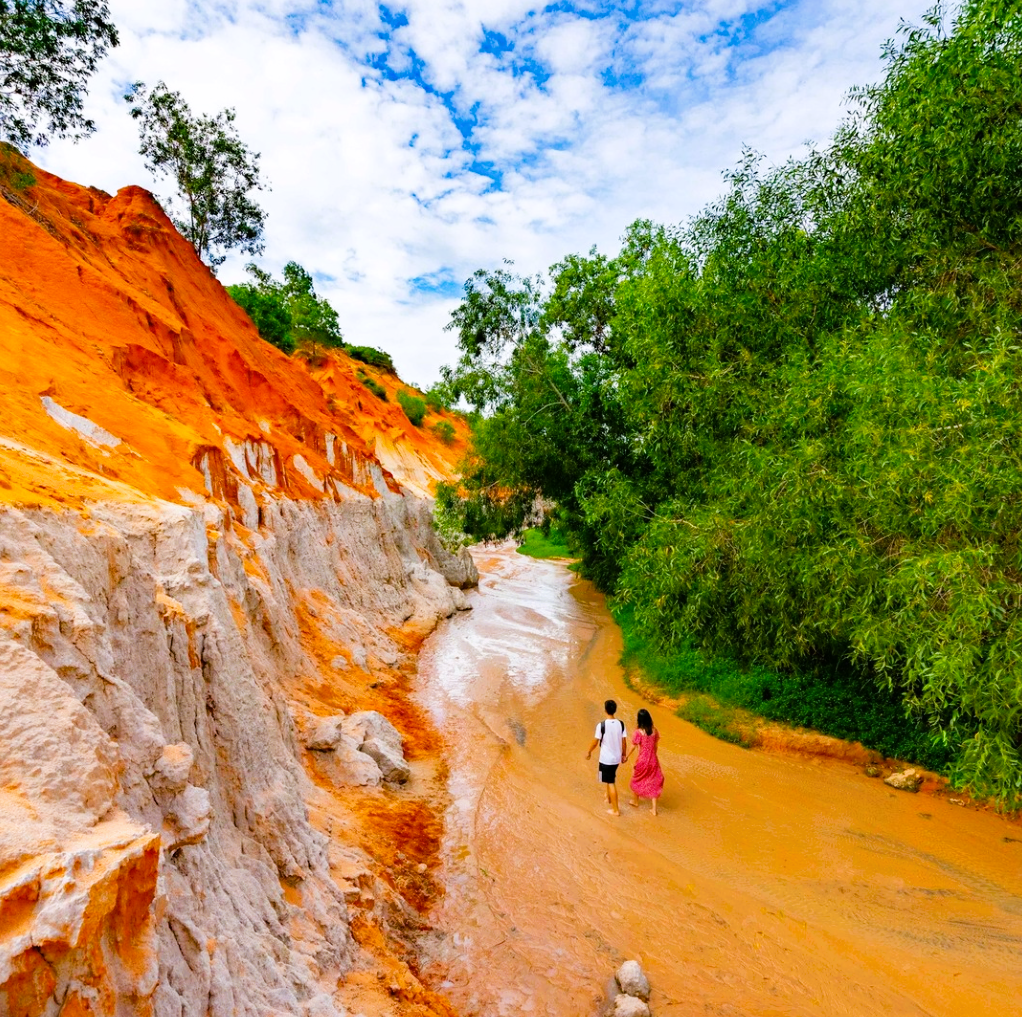 Hidden within Mui Ne, Fairy Stream is affectionately called 'Bong Lai Tien Canh' (Fairyland Paradise...
