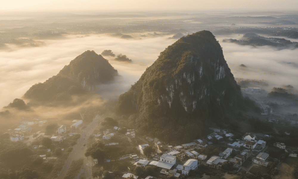 Thổ Sơn is the lowest yet longest mountain in the Marble Mountains complex, resembling a dragon stre...