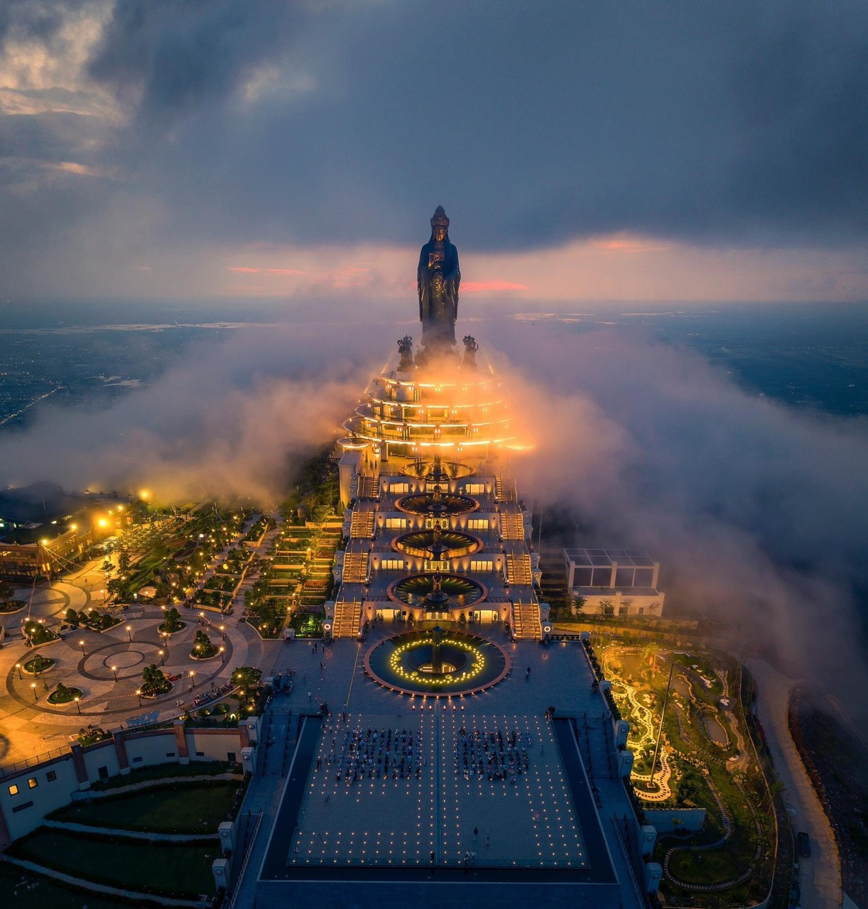 The panoramic view of Sun World Núi Bà Đen from above is a living masterpiece, where natural beauty ...