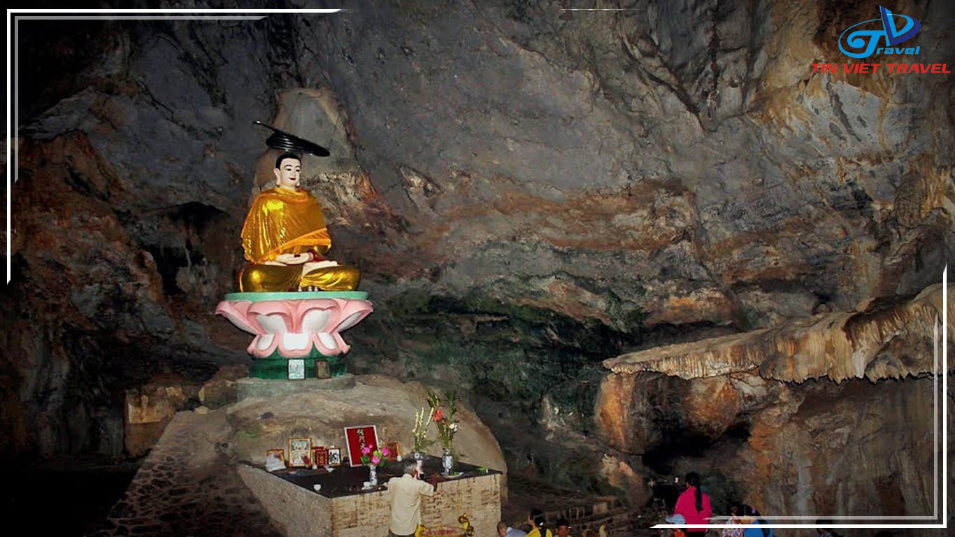 Situated on the slopes of Sam Mountain, about 2km from Ba Chua Xu Temple, Hang Pagoda (or Phuoc Dien...