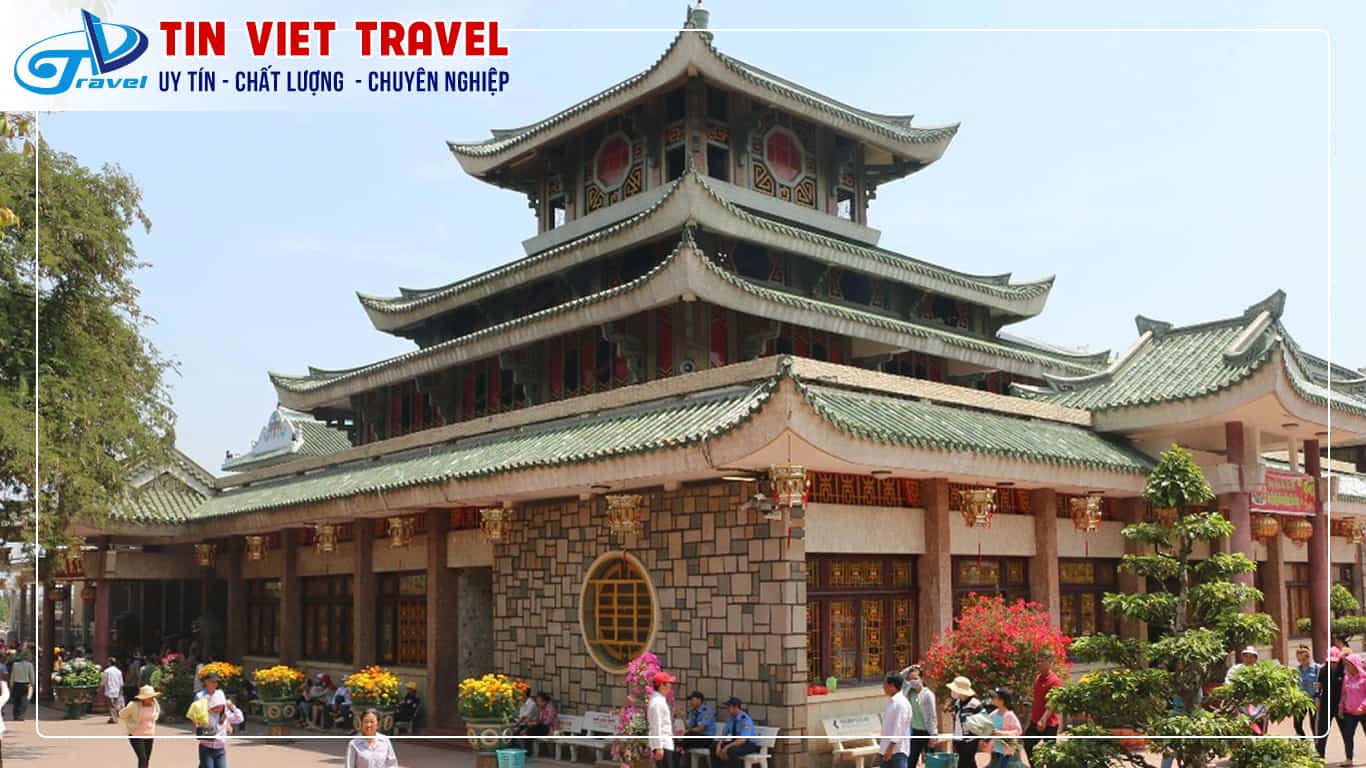 Located about 25km from Tra Su Cajuput Forest, Ba Chua Xu Temple on Sam Mountain is one of the most ...