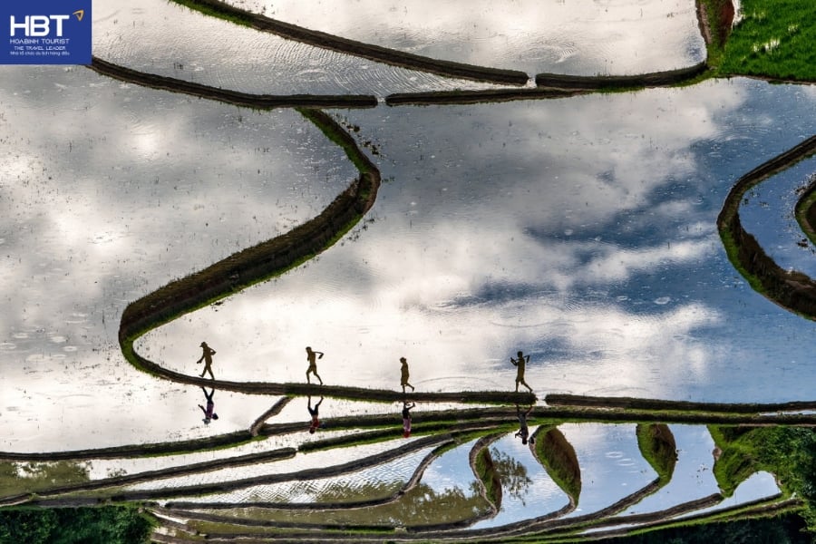 From April to June each year, Hoang Su Phi enters its enchanting water pouring season, a spectacle t...