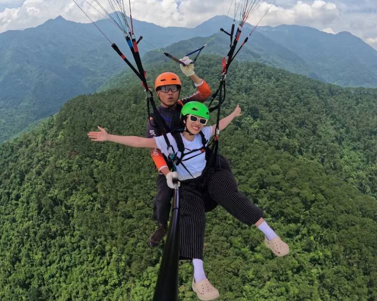 Paragliding in Tam Dao is an unmissable experience for thrill-seekers who wish to admire the beauty ...