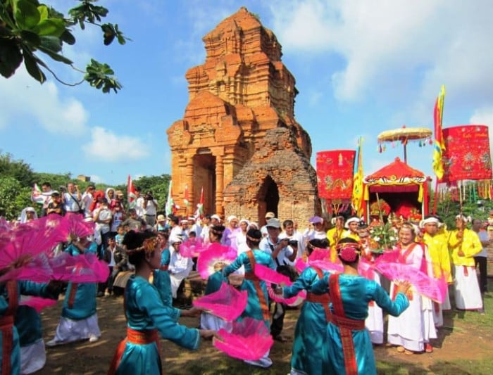 If you happen to visit My Son in the 7th lunar month each year, you'll be fortunate to immerse yours...