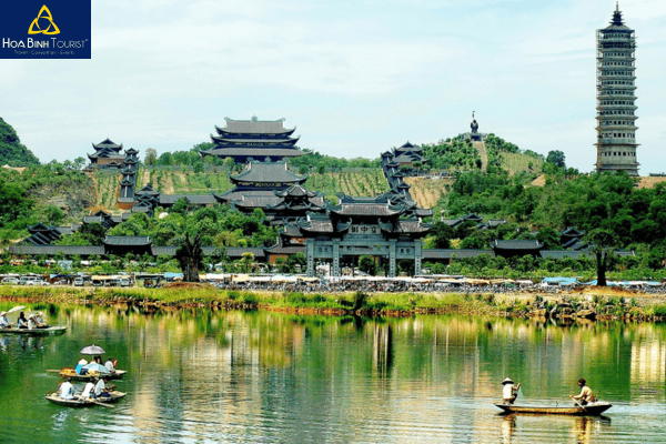 The unmissable experience at Tràng An and Tam Cốc is a boat excursion. At Tràng An, you can choose o...