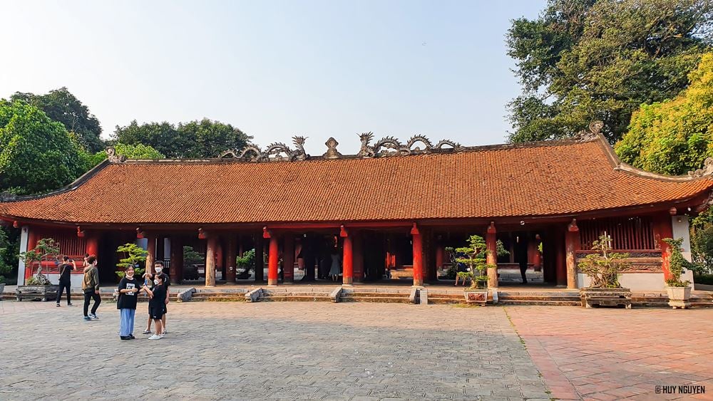 An unmissable experience is the Van Mieu - Quoc Tu Giam night tour. With modern 3D Mapping technolog...