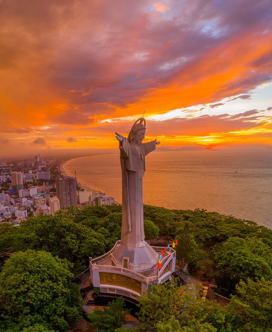 Vung Tau is not just about blue seas, but also a land of sacred spiritual and historical heritage. T...
