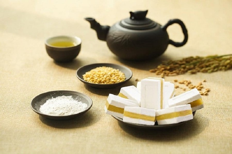 Khảo cake, or “pẻng cao” in the Tày language, bears a strong cultural influence from the Hoa people ...