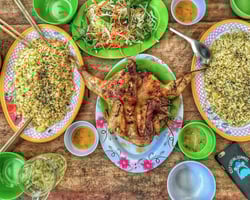 Ô Thum Chicken Roasted with Chúc Leaves: Irresistible Rustic Specialty of Tri Tôn, An Giang